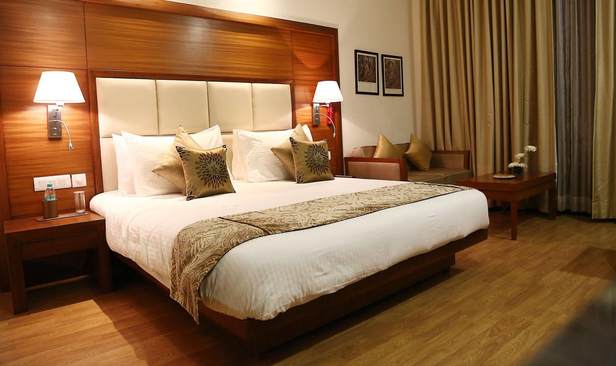 Grand Notting Hills Hotel And Resorts Új-Delhi Kültér fotó