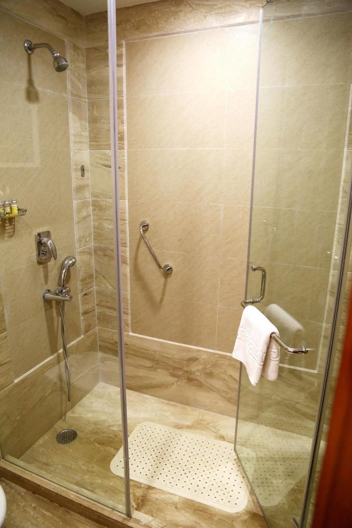 Grand Notting Hills Hotel And Resorts Új-Delhi Kültér fotó
