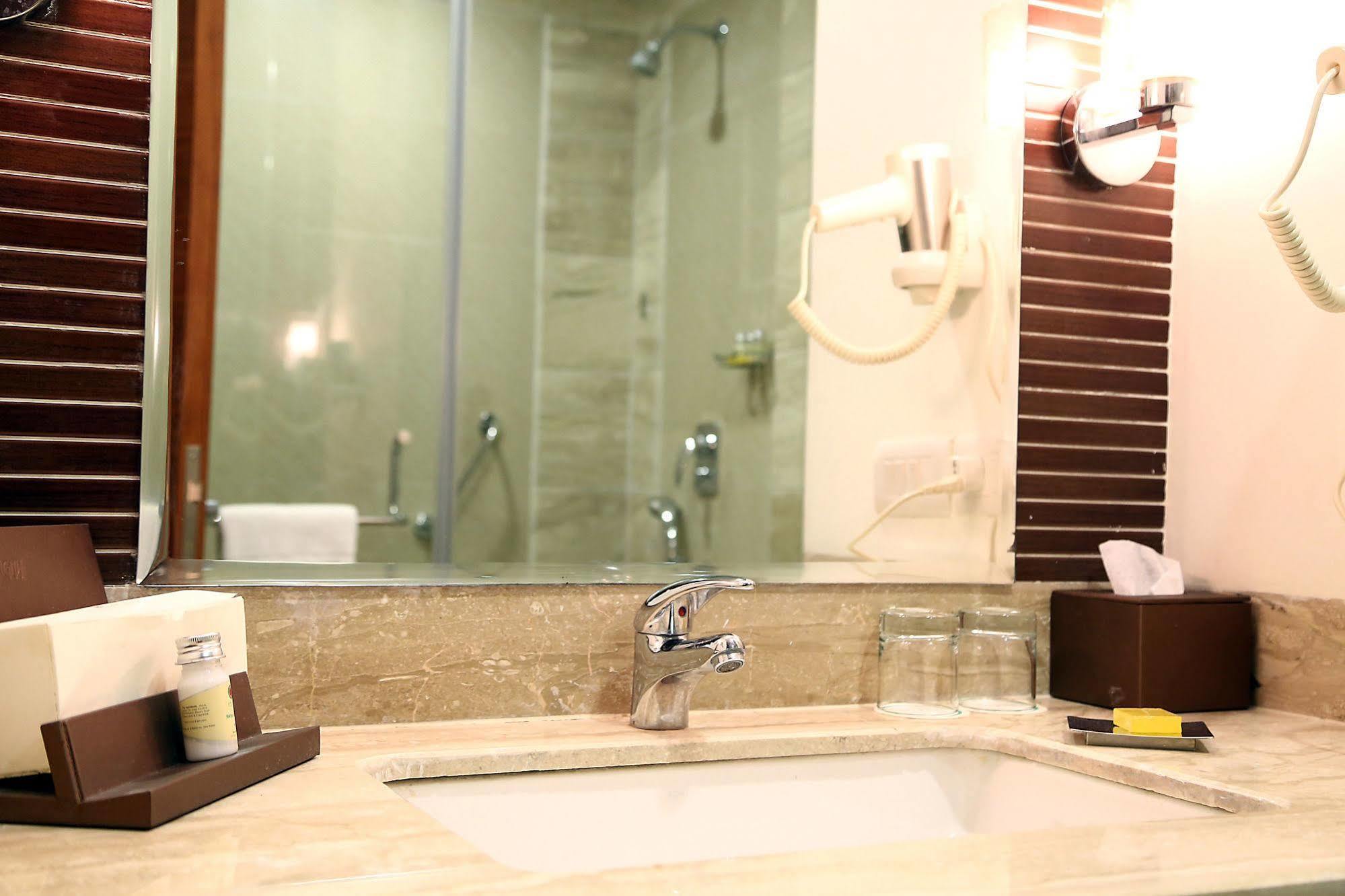 Grand Notting Hills Hotel And Resorts Új-Delhi Kültér fotó