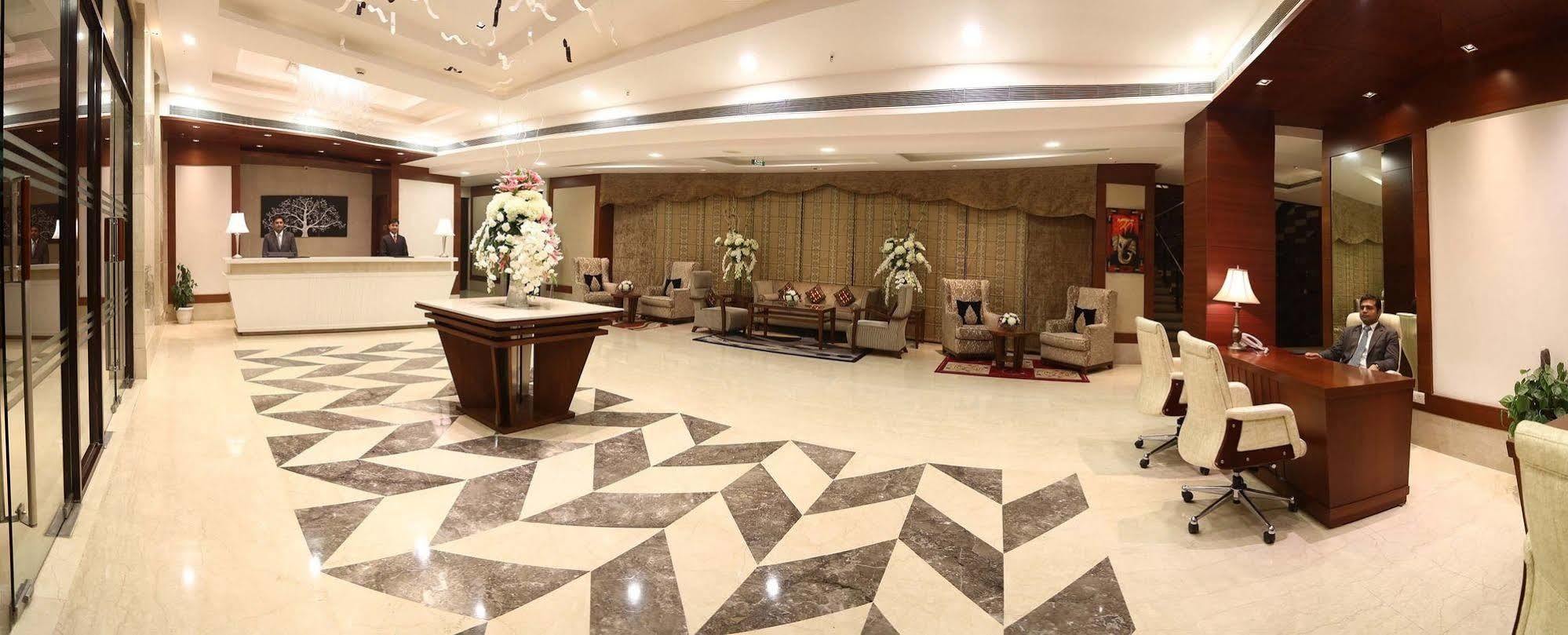 Grand Notting Hills Hotel And Resorts Új-Delhi Kültér fotó
